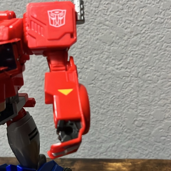 Optimus Prime- Transformers Red and Blue - Picture 4 of 14